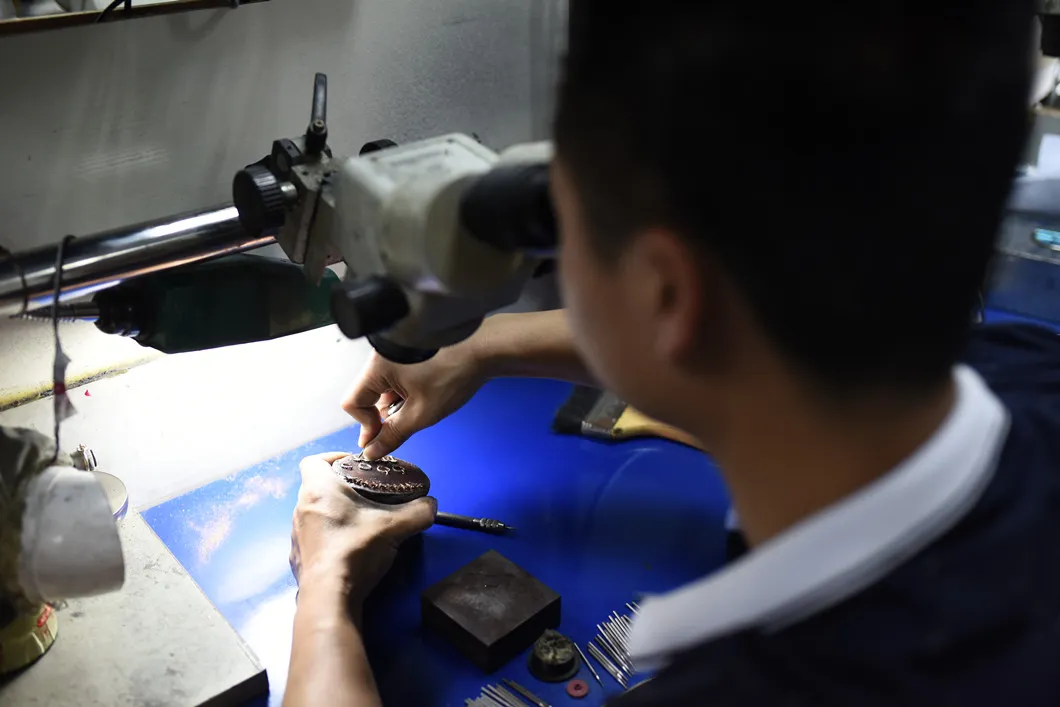 Custom Personalized Alphabet Letter Pendant 9K 14K 18K Gold Name Necklace Jewellery with Diamond