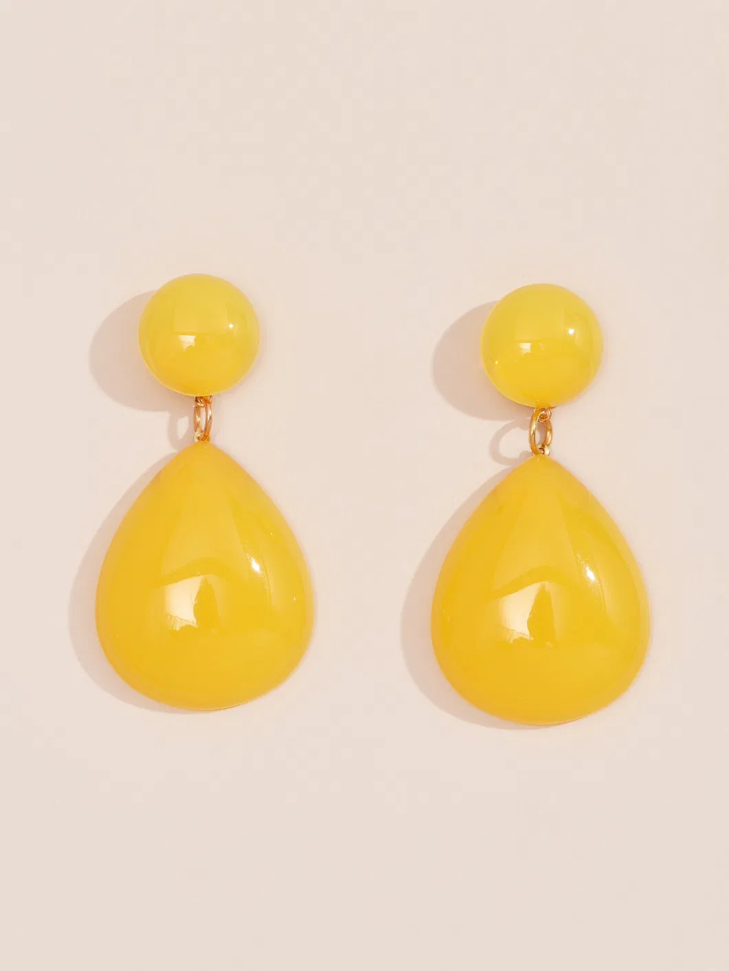 Stylish Vintage Women′ S Alloy Earrings Long Round Geometric Pine Stone Pendant Earrings